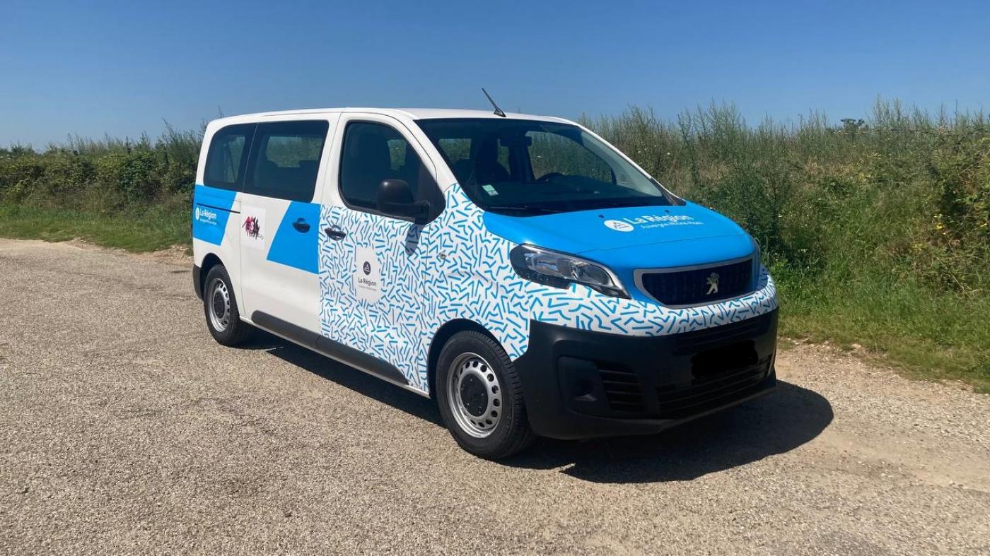 Peugeot Traveller 9 places · minibus Région - Photo 1